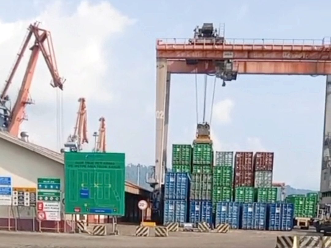 dpw-alfi-sumbar-desak-revitalisasi-peralatan-di-pelabuhan-teluk-bayur-dan-protes-regulasi-pusat