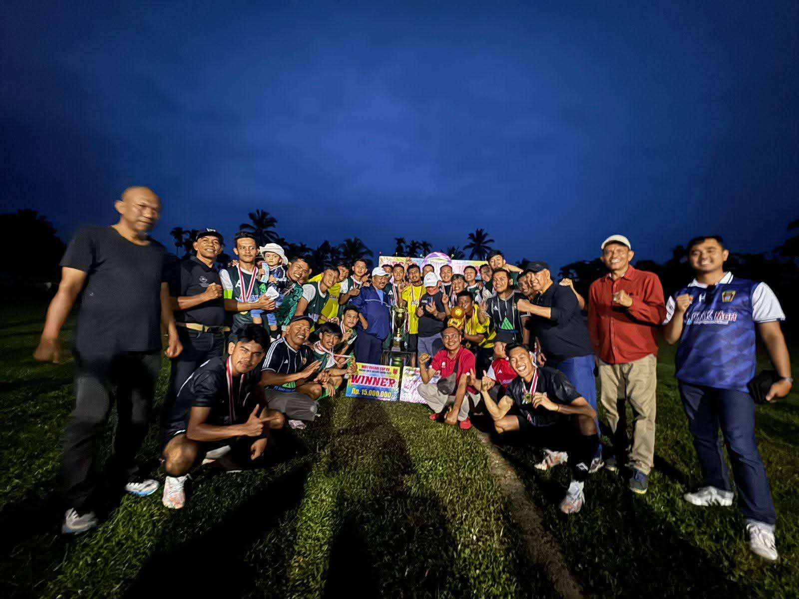 psp-padang-taklukkan-raja-tarkam,-juarai-nagari-cup-via-penalti psp-padang-taklukkan-raja-tarkam,-juarai-nagari-cup-via-penalti