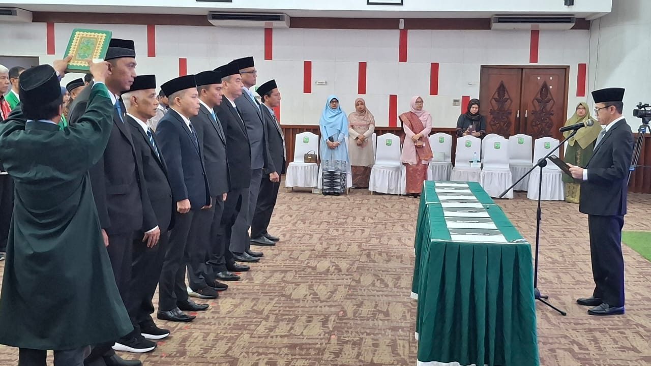 unand-mantapkan-langkah,-tujuh-pejabat-baru-ambil-alih-punggawa unand-mantapkan-langkah,-tujuh-pejabat-baru-ambil-alih-punggawa
