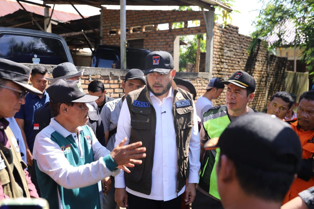 tinjau-goro-di-maransi-indah,-wali-kota-padang-tekankan-pentingnya-normalisasi-drainase