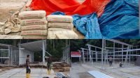 pt-semen-padang-pasok-ribuan-zak-semen-untuk-pembangunan-181-unit-huntara-di-sumbar