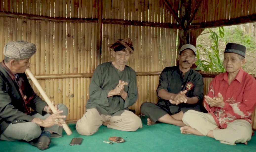 mengenal-kesenian-tupai-janjang,-sastra-lisan-minangkabau-yang-terancam-punah mengenal-kesenian-tupai-janjang,-sastra-lisan-minangkabau-yang-terancam-punah