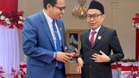 musfi-yendra-mundur,-idham-fadhli-lanjutkan-tongkat-estafet-ketua-ki-sumbar musfi-yendra-mundur,-idham-fadhli-lanjutkan-tongkat-estafet-ketua-ki-sumbar