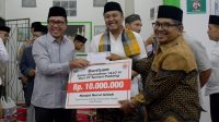 untuk-pembangunan-mda-serta-masjid,-pt-semen-padang-salurkan-bantuan-safari-ramadan-rp22,5-juta-ke-solok-dan-padang