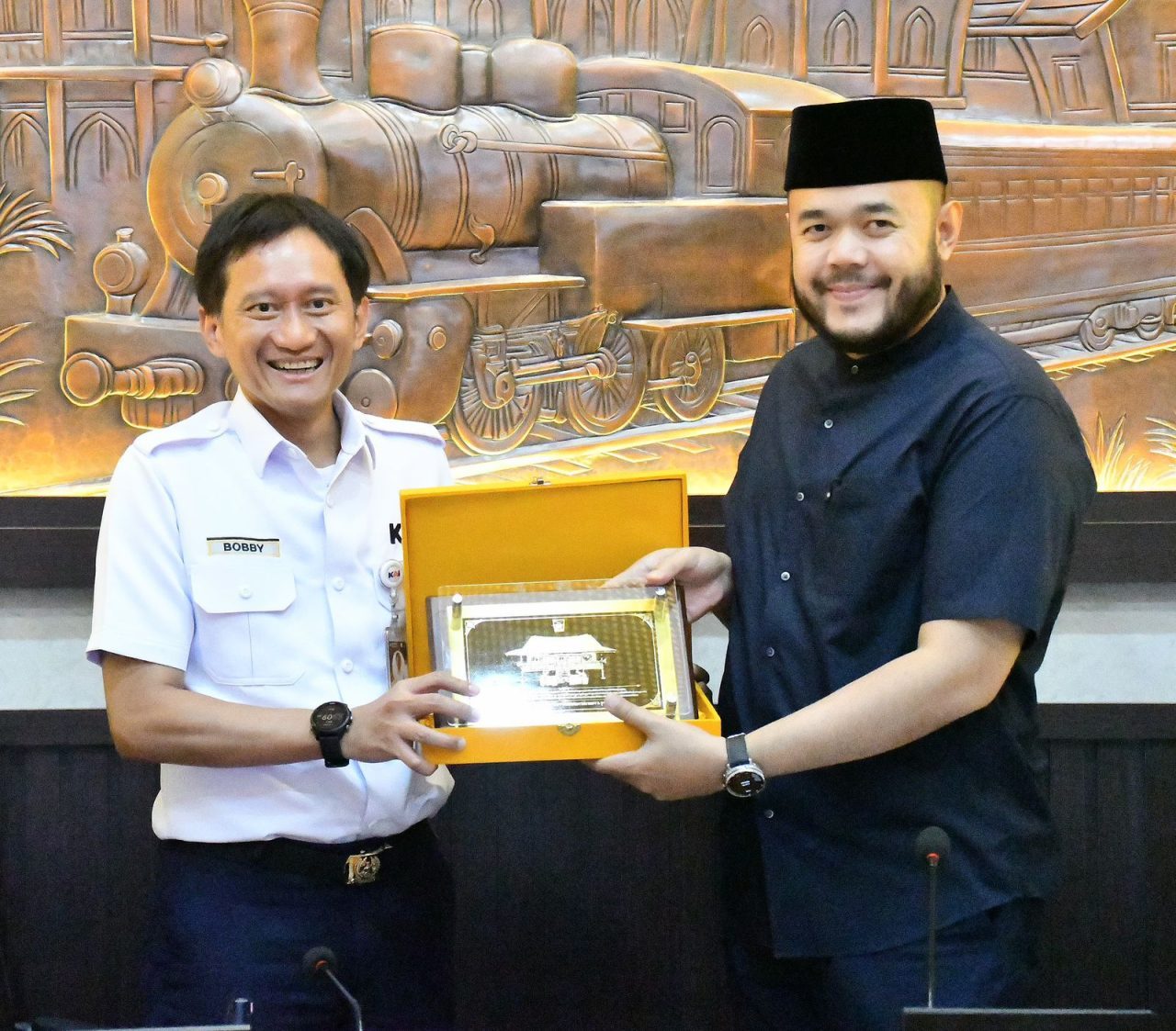 analisis-komprehensif-sinergi-strategis:-pemko-padang-&-pt-kai-sepakat-mempercantik-kota