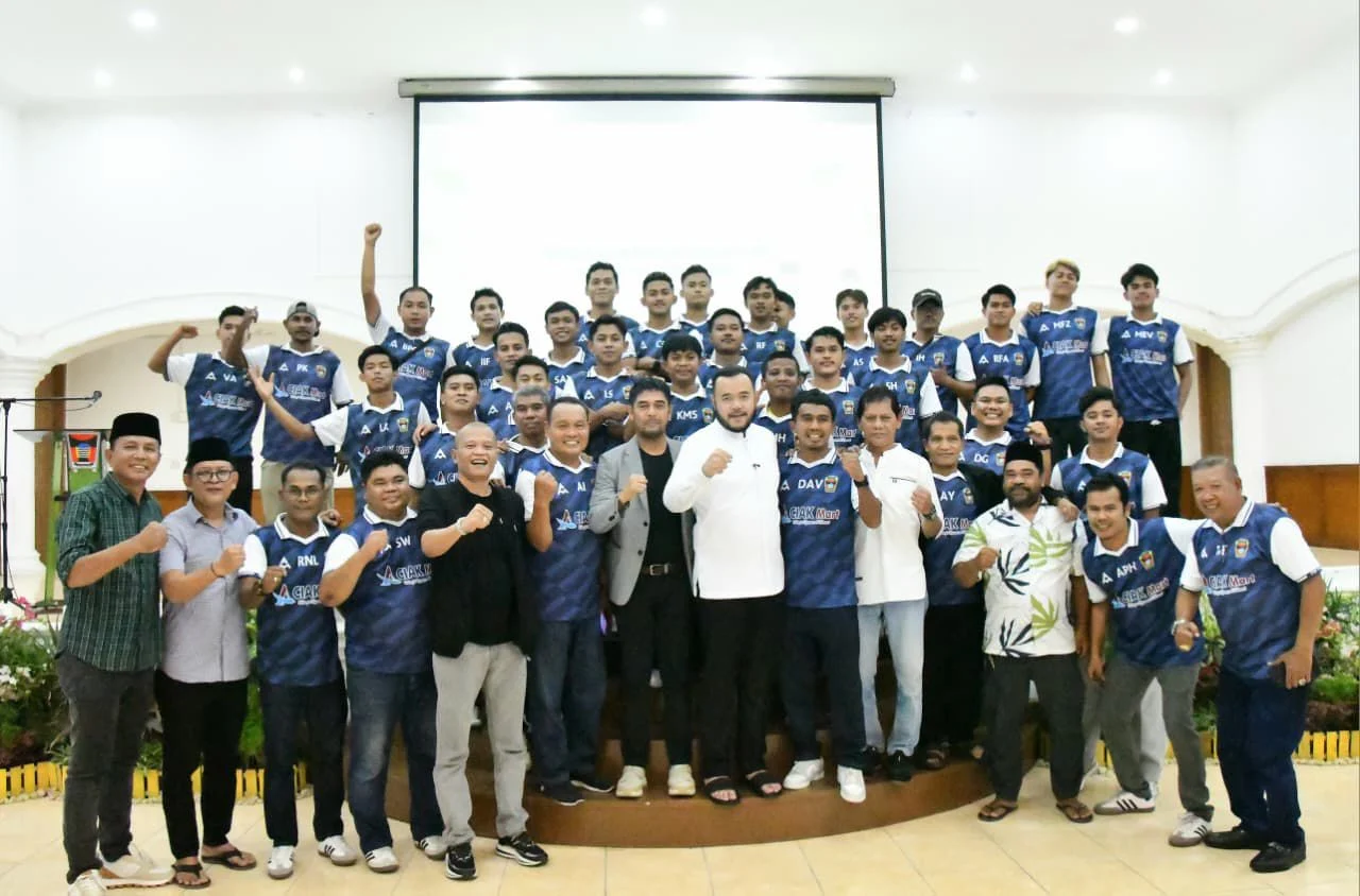 wali-kota-padang-suntik-semangat,-psp-padang-siap-berlaga wali-kota-padang-suntik-semangat,-psp-padang-siap-berlaga