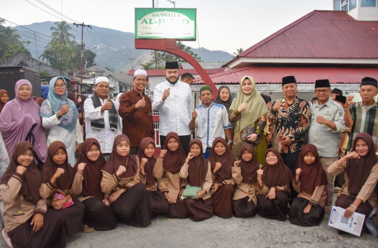 wako-fadly-amran:-masyarakat-silakan-kritik-pemerintah-demi-pelayanan-responsif wako-fadly-amran:-masyarakat-silakan-kritik-pemerintah-demi-pelayanan-responsif