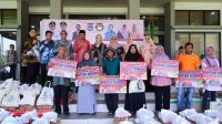 dwp-payakumbuh-salurkan-125-paket-sembako-bagi-asn-rendah-dan-perempuan-rentan dwp-payakumbuh-salurkan-125-paket-sembako-bagi-asn-rendah-dan-perempuan-rentan
