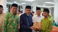 cetak-kader-pemimpin:-maigus-nasir-tutup-pesantren-ramadan-khusus-smp/mts-se-kota-padang