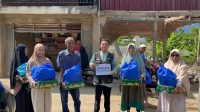 dompet-dhuafa-singgalang-salurkan-115-paket-lebaran-untuk-penyintas-banjir-di-sumbar