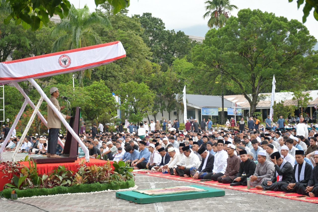 khutbah-idulfitri-di-pt-semen-padang:-ramadan-sebagai-fondasi-jihad-peradaban khutbah-idulfitri-di-pt-semen-padang:-ramadan-sebagai-fondasi-jihad-peradaban