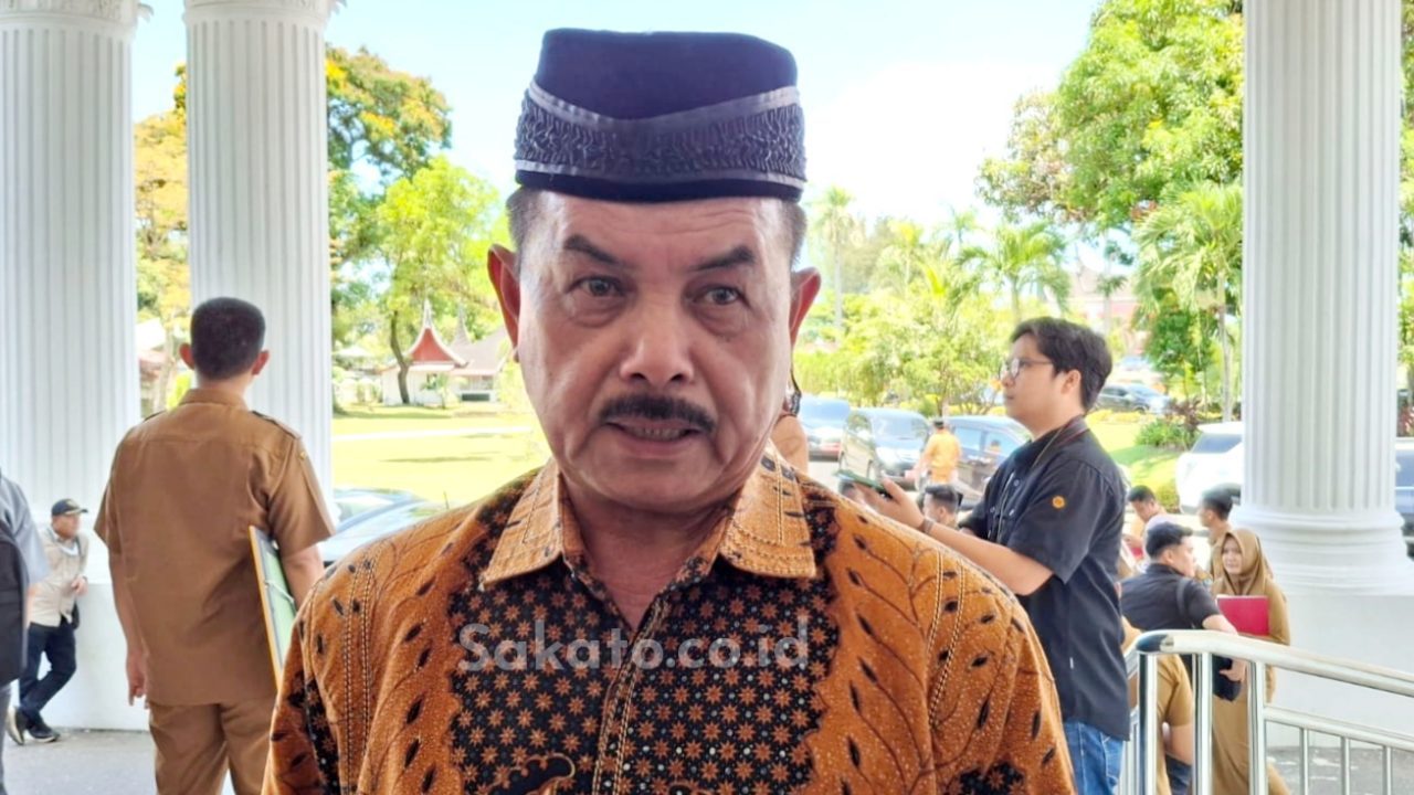 lawan-konten-‘pria-berdandan-wanita’-dan-orgen-erotis,-lkaam-sumbar-siapkan-sanksi-pidana-adat! lawan-konten-‘pria-berdandan-wanita’-dan-orgen-erotis,-lkaam-sumbar-siapkan-sanksi-pidana-adat!