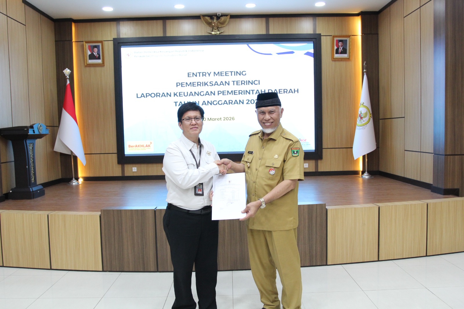 gubernur-serahkan-lkpd,-bpk-periksa-tata-kelola-keuangan-daerah gubernur-serahkan-lkpd,-bpk-periksa-tata-kelola-keuangan-daerah