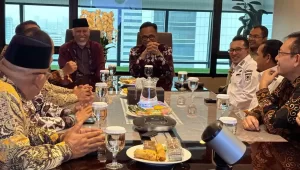 investasi-percepat-ekonomi-sumatera-barat:-kelapa,-gambir,-dan-infrastruktur-jadi-kunci