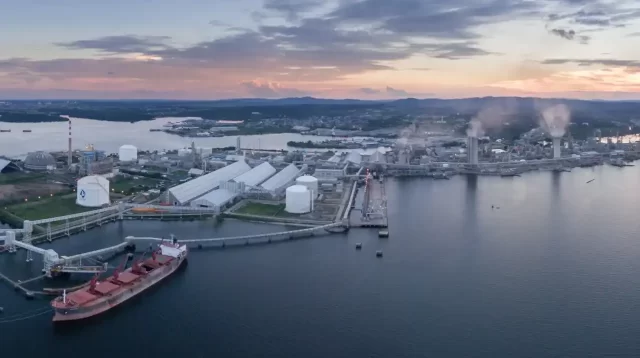 pupuk-indonesia-jaga-pasokan,-siap-ekspor-urea-saat-aman