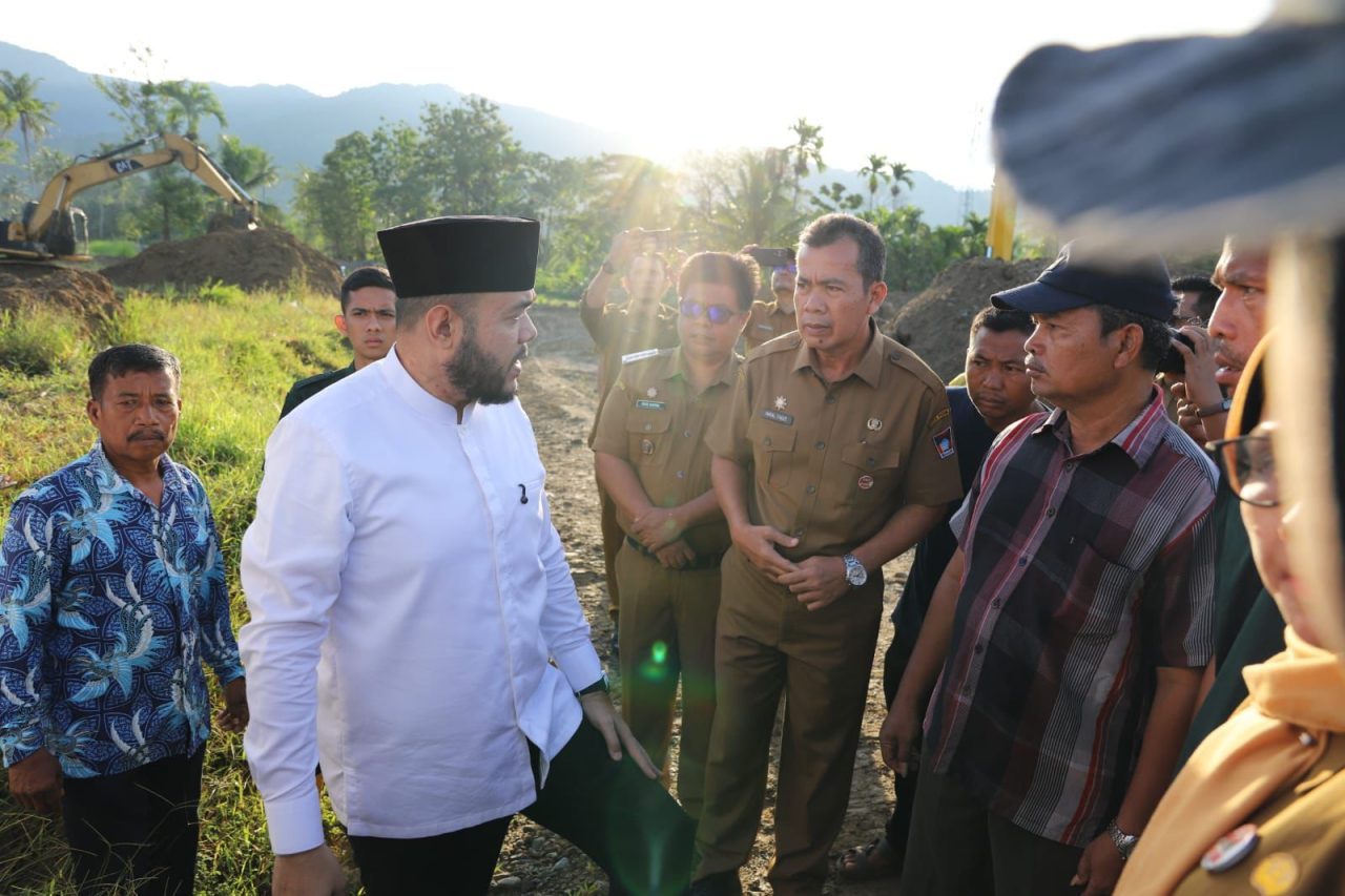 pemerintah-salurkan-bantuan-rp1,3-miliar-untuk-rehabilitasi-102-hektare-sawah-di-kota-padang