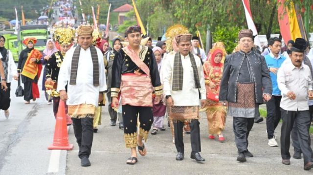 wagub-sumbar-dorong-pawai-budaya-perkuat-modal-sosial-solok