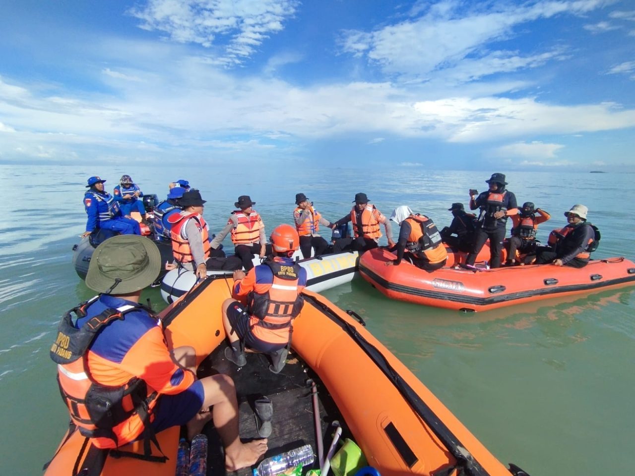 hari-kelima,-dua-pelajar-sd-yang-tenggelam-di-pantai-ulak-karang-masih-dalam-pencarian