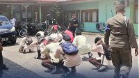 bolos-sekolah-saat-jam-pelajaran,-14-pelajar-di-kawasan-lubuk-lintah-diciduk-satpol-pp-padang