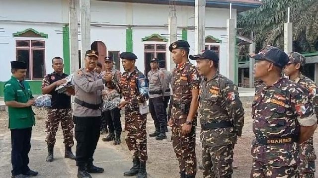 bantuan-kapolres-sijunjung-warnai-harlah-ke-92-gp-ansor,-perkuat-dukungan-untuk-kader-ansor-banser