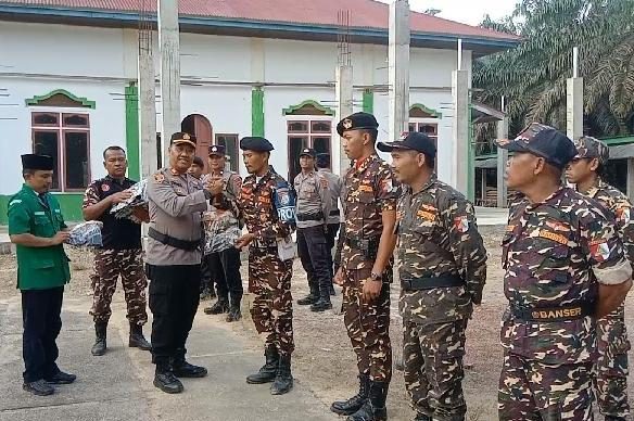 bantuan-kapolres-sijunjung-warnai-harlah-ke-92-gp-ansor,-perkuat-dukungan-untuk-kader-ansor-banser