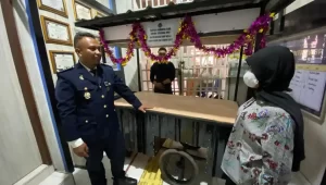 bantu-usaha-keluarga-warga-binaan,-lapas-kelas-ii-b-tanjung-pati-serahkan-gerobak