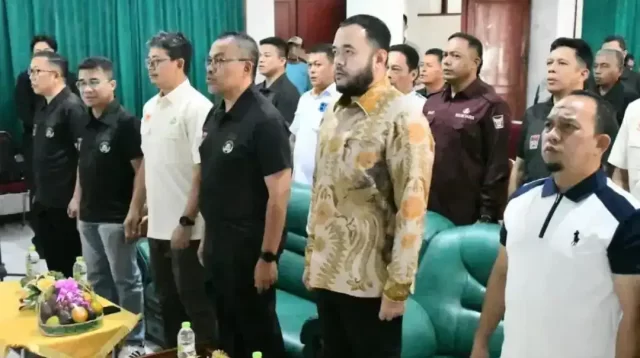 pelantikan-pengcab-ptmsi-padang-2025-2029,-wali-kota-padang-tekankan-program-satu-meja-tenis-di-smp