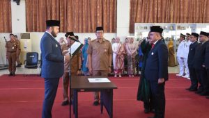 wali-kota-padang-lantik-raju-minropa-sebagai-sekda-dan-170-pejabat-lainnya