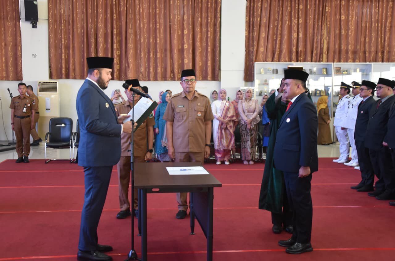 wali-kota-padang-lantik-raju-minropa-sebagai-sekda-dan-170-pejabat-lainnya