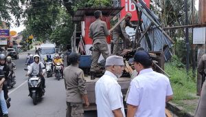 langgar-perda-trantibum,-satpol-pp-padang-bongkar-4-bangunan-liar-di-alai-parak-kopi