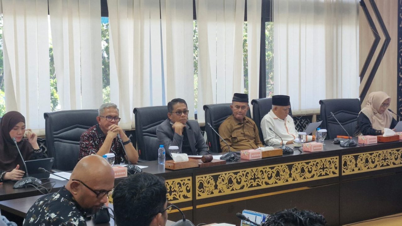 dprd-sumbar-siap-bentuk-pansus-buruh,-evi-yandri:-aspirasi-kspsi-dan-mahasiswa-segera-ditindaklanjuti