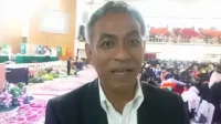 taslim-chaniago-wakili-ketum-ika-unand-di-wisuda-ii-2026 taslim-chaniago-wakili-ketum-ika-unand-di-wisuda-ii-2026