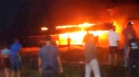 gudang-kayu-di-anduring-padang-hangus-terbakar,-kerugian-ditaksir-capai-rp50-juta