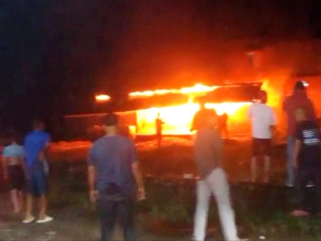 gudang-kayu-di-anduring-padang-hangus-terbakar,-kerugian-ditaksir-capai-rp50-juta gudang-kayu-di-anduring-padang-hangus-terbakar,-kerugian-ditaksir-capai-rp50-juta