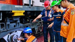 inspeksi-serentak,-kai-divre-ii-sumbar-pastikan-seluruh-lokomotif-dan-kereta-laik-operasi