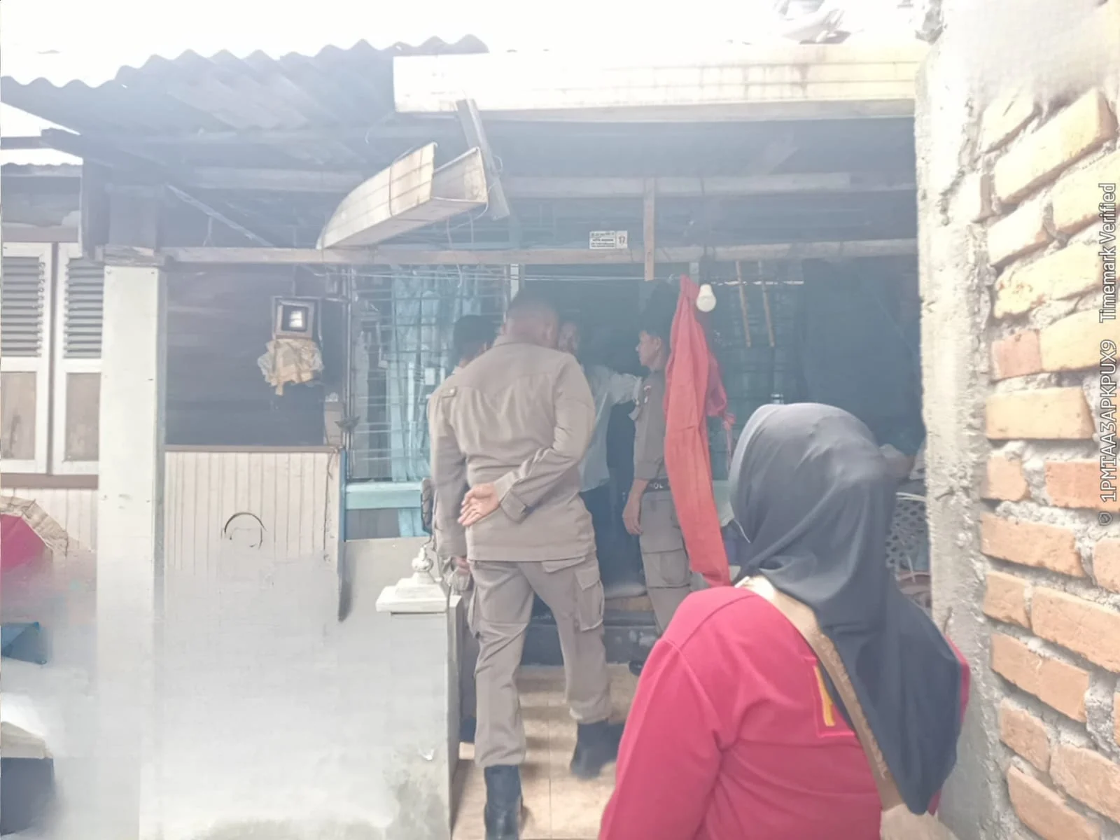 dua-personel-satpol-pp-padang-terluka-diserang-pria-mengamuk dua-personel-satpol-pp-padang-terluka-diserang-pria-mengamuk