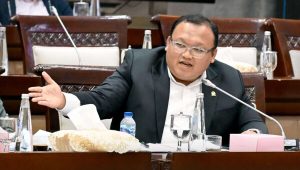 dpr-soroti-pentingnya-jaga-kepercayaan-pasar-di-tengah-tekanan-rupiah