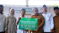 baznas-tanah-datar-salurkan-beasiswa-untuk-198-calon-mahasiswa