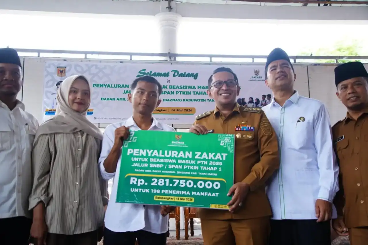 baznas-tanah-datar-salurkan-beasiswa-untuk-198-calon-mahasiswa baznas-tanah-datar-salurkan-beasiswa-untuk-198-calon-mahasiswa