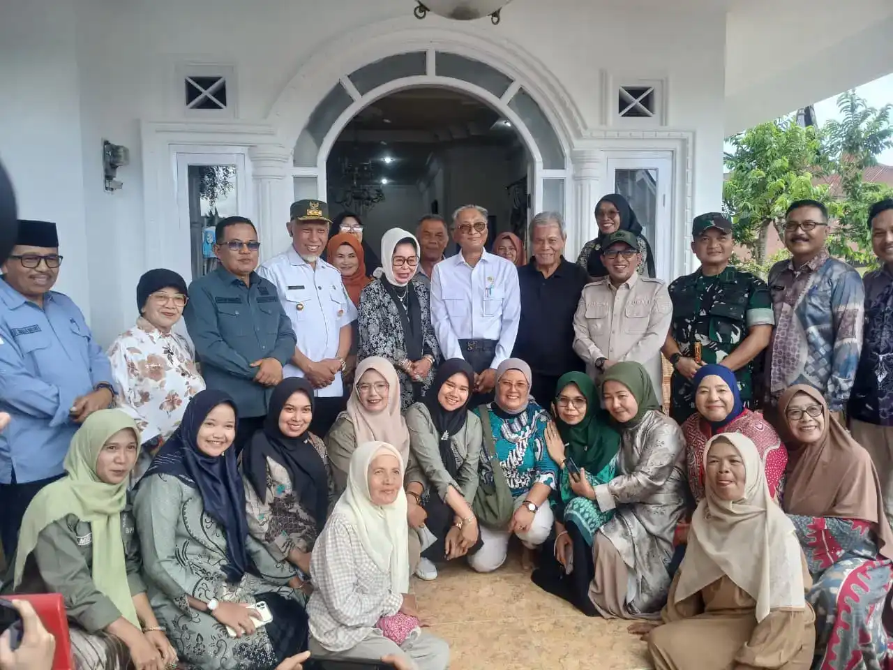 dari-kampung-dony-oskaria,-sekolah-rakyat-berkapasitas-3.000-siswa-mulai-dibangun dari-kampung-dony-oskaria,-sekolah-rakyat-berkapasitas-3.000-siswa-mulai-dibangun