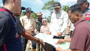 pemko-padang-kerahkan-alat-berat-tangani-dampak-banjir-di-kuranji