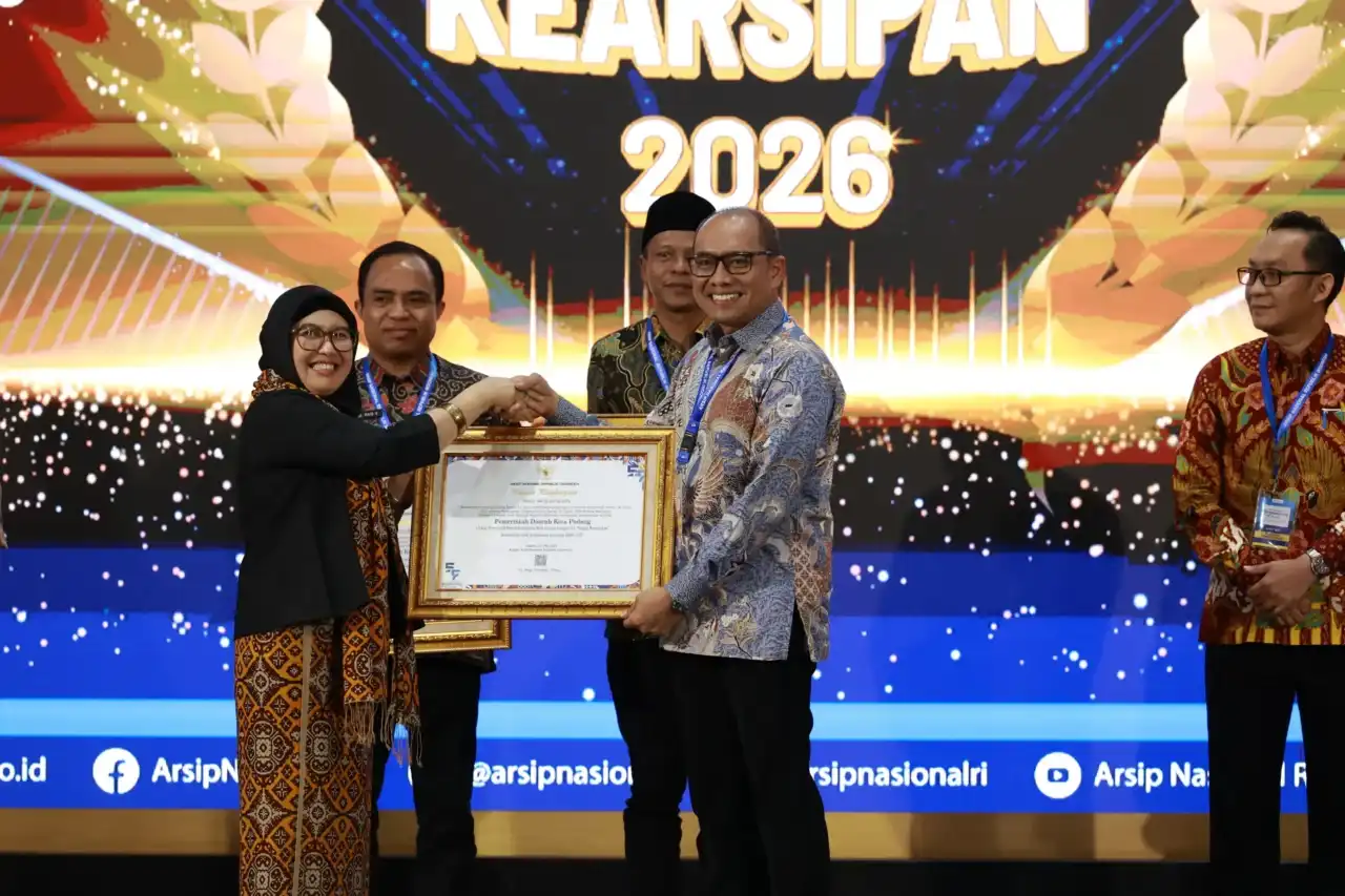 pemko-padang-raih-penghargaan-kearsipan-kategori-sangat-memuaskan-nasional pemko-padang-raih-penghargaan-kearsipan-kategori-sangat-memuaskan-nasional