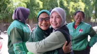 kisah-haru-driver-ojol-perempuan-terima-paket-qurban-dari-laznas-pppa-daarul-qur’an