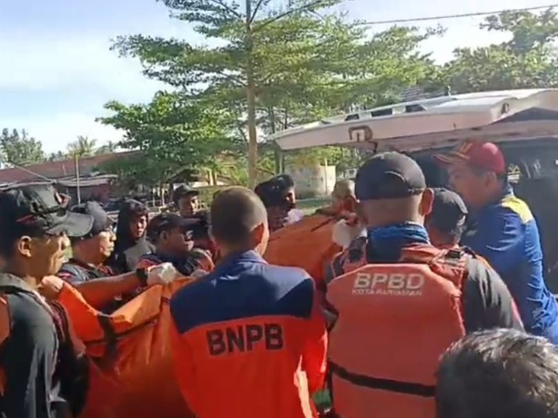 sempat-dinyatakan-hilang,-remaja-yang-terseret-ombak-di-pantai-sunur-ditemukan-meninggal-dunia sempat-dinyatakan-hilang,-remaja-yang-terseret-ombak-di-pantai-sunur-ditemukan-meninggal-dunia