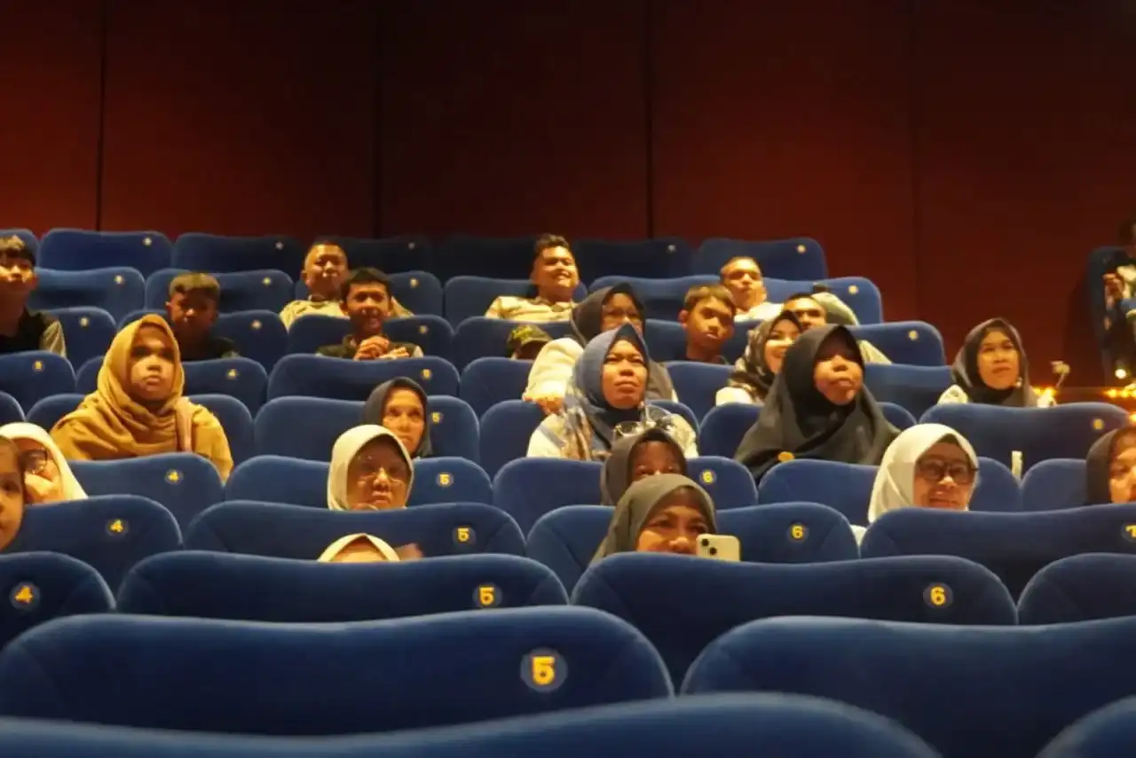 70-anak-disabilitas-padang-panjang-nobar-di-bioskop 70-anak-disabilitas-padang-panjang-nobar-di-bioskop