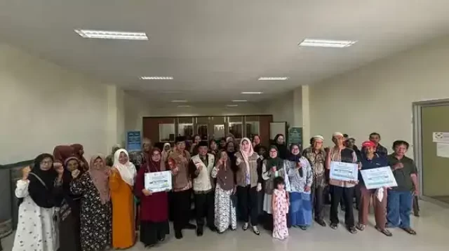 baznas-padang-panjang-salurkan-bantuan-zakat-untuk-1.000-mustahik