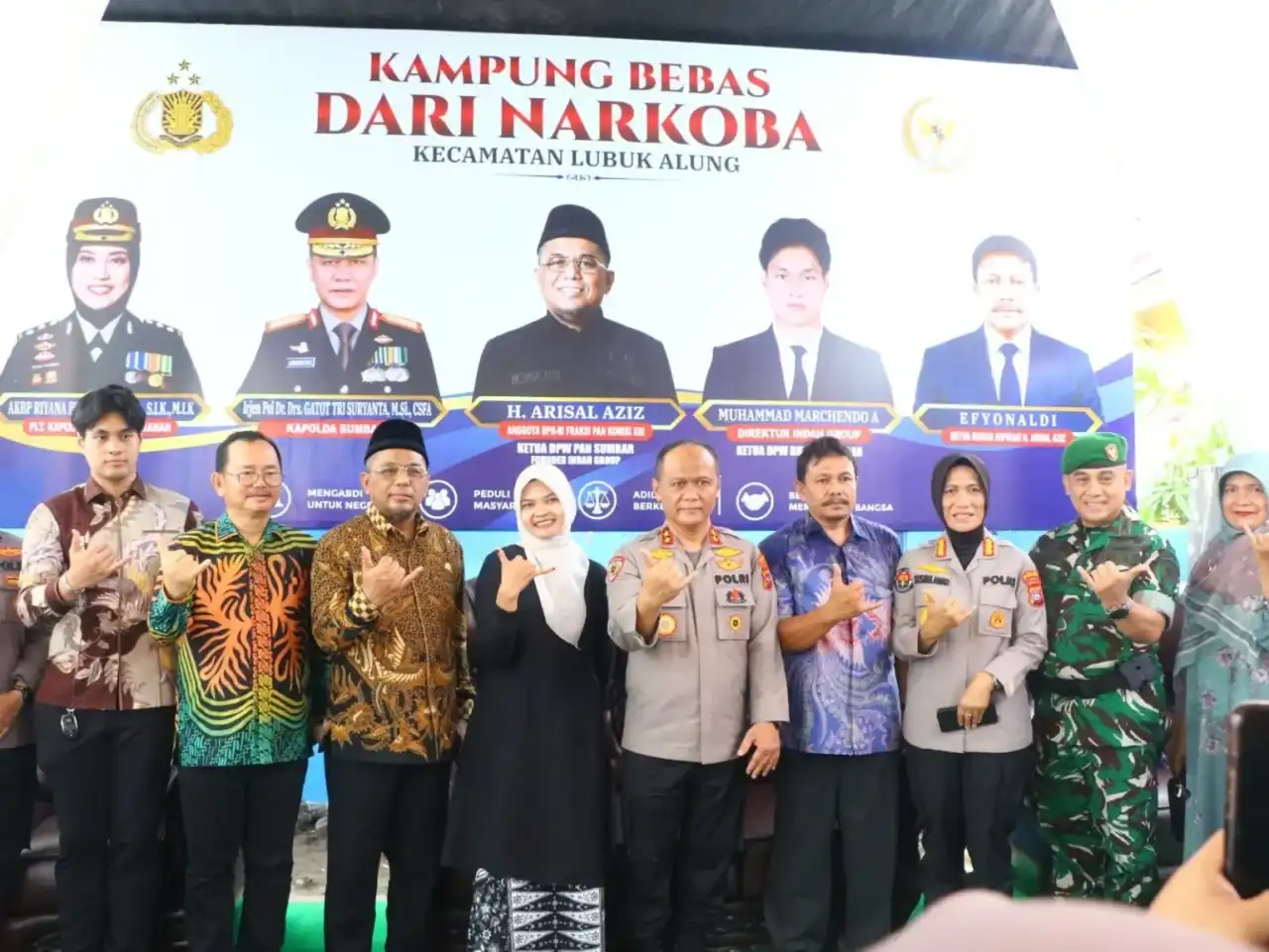 kapolda-sumbar-resmikan-program-kampung-bebas-dari-narkoba kapolda-sumbar-resmikan-program-kampung-bebas-dari-narkoba