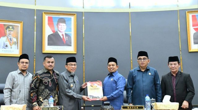 pemko-padang-sampaikan-ranperda-pertanggungjawaban-apbd-2025-ke-dprd,-catat-capaian-positif-dan-opini-wtp-ke-13