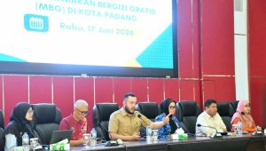 evaluasi-makan-bergizi-gratis-di-padang,-fadly-amran:-harus-gerakkan-ekonomi-lokal