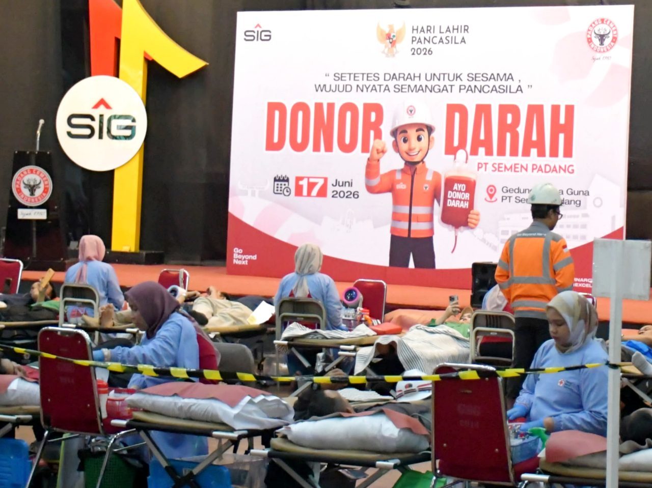 peringati-hari-lahir-pancasila,-pt-semen-padang-sukses-himpun-312-kantong-darah-untuk-pmi peringati-hari-lahir-pancasila,-pt-semen-padang-sukses-himpun-312-kantong-darah-untuk-pmi